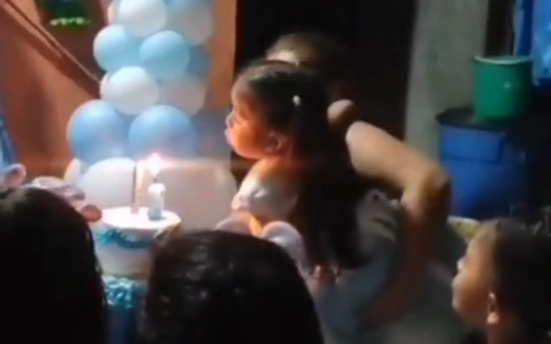 Himno mexicano en fiesta de cumpleaños